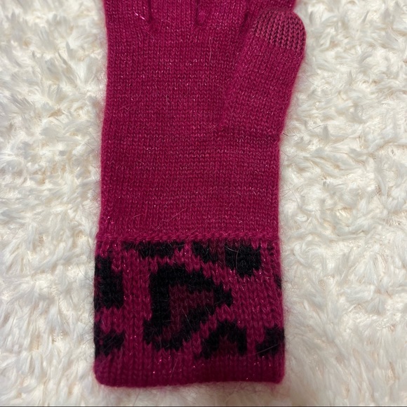 NWOT Coach Cranberry Ocelot Knit Sparkle Gloves - Picture 6 of 8